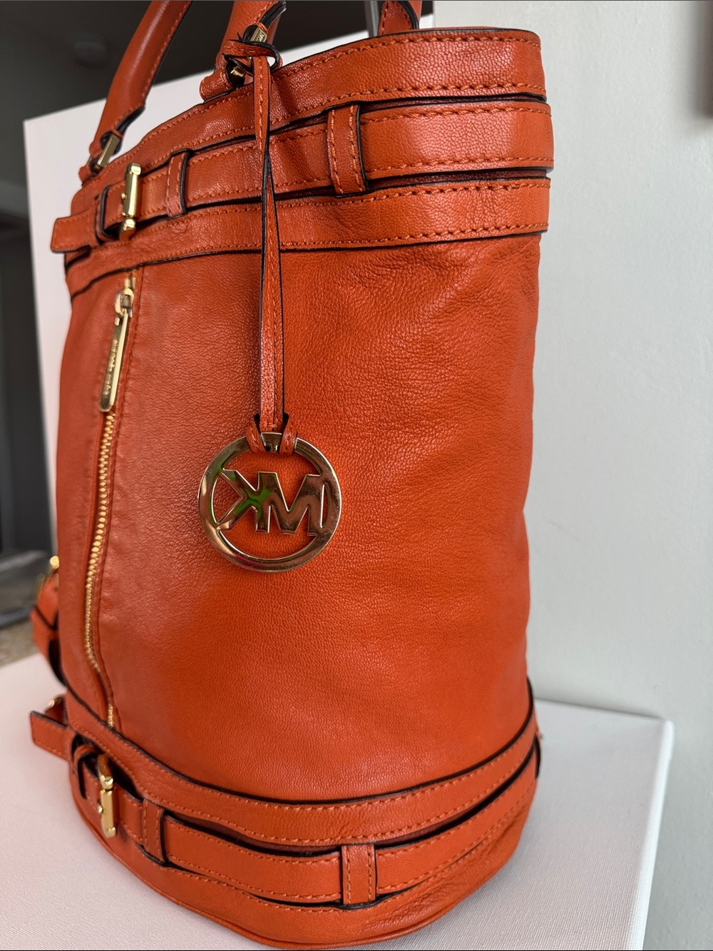 Michael Kors Kingsbury Orange Bucket Bag All Leather Tote - Picture 3 of 14